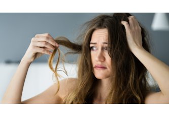 Capelli e sole: la guida definitiva per non trovarsi con chiome sfibrate a settembre